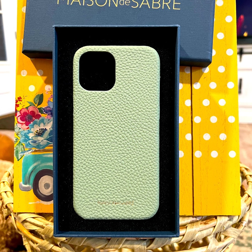 Maison De Sabre IPhone 13 Pro Max/14 Pro Max case BNWT